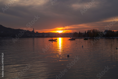 Coucher de soleil sur le lac d'Annecy