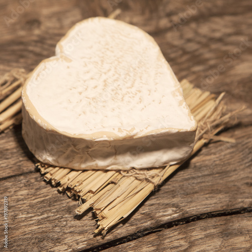 fromage moelleux en forme de cœur 