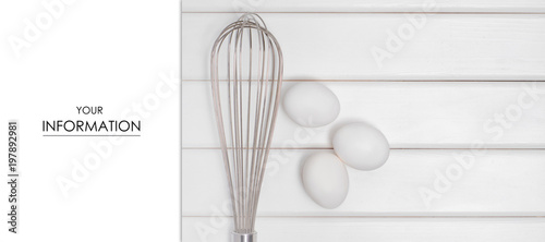 Bild auf Leinwand White eggs corolla pattern