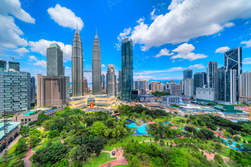 Canvas Print Kuala Lumpur, Malaysia. The Twin Towers and KLCC Park