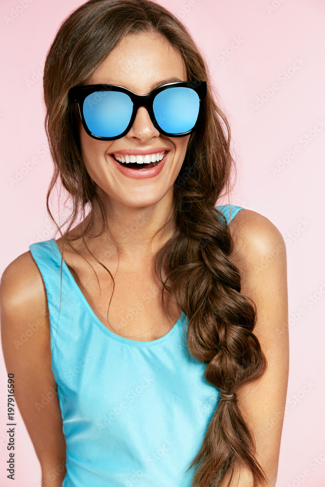 Women Style. Sexy Woman In Fashion Sunglasses. Women Style. Sexy Woman In Fashion Sunglasses.