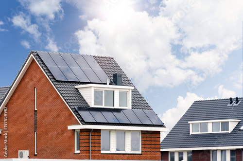 New dutch house with solar panels © BinnensteBuiten