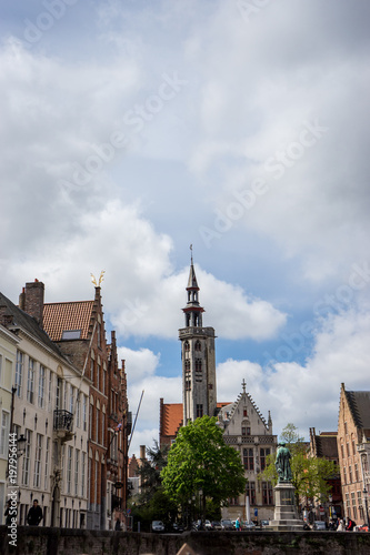 Jan Van Eyck Square En Spiegelrei In Brugge