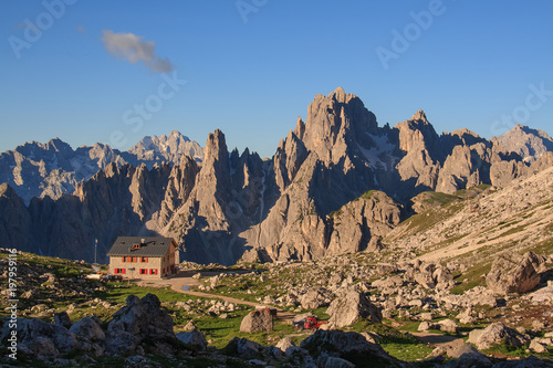 Hütte in den Dolomiten, Italien