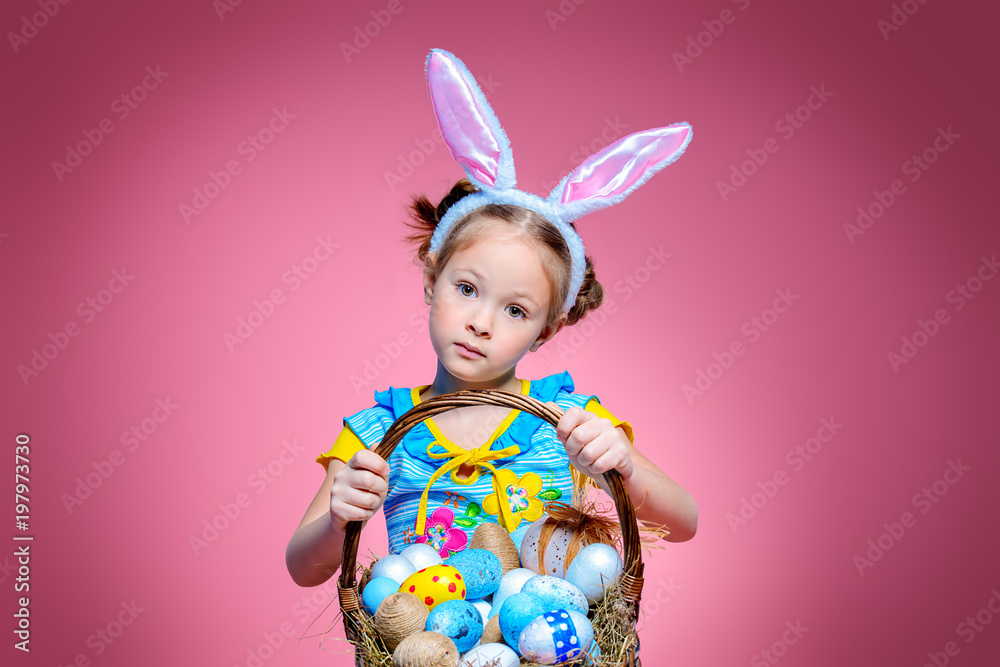 girl with eggs