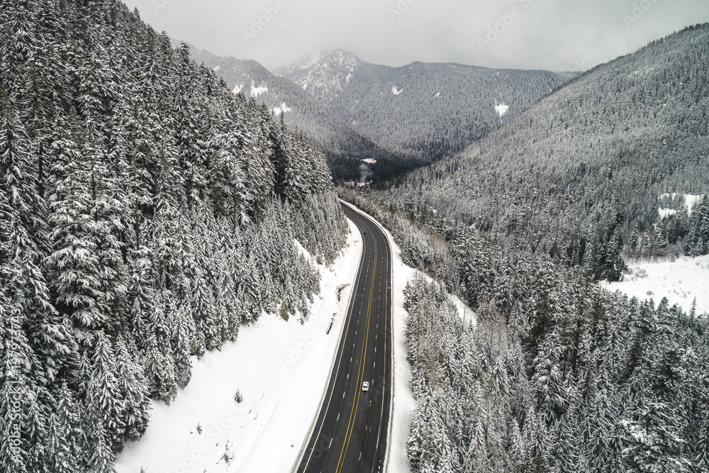 Fotografie Beautiful Snowy Mountain Road Landscape Scenic Route