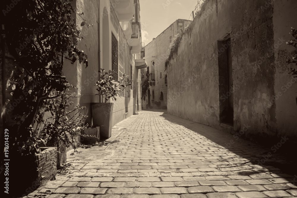 Obraz premium Old Narrow Street in Birkirkara, Malta