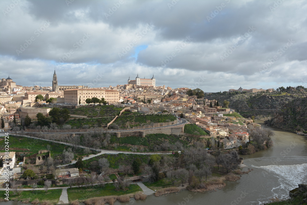 Bulutlar Altında Toledo