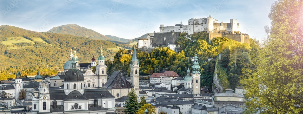 Obraz premium Panoramiczny widok na Salzburg - Austria