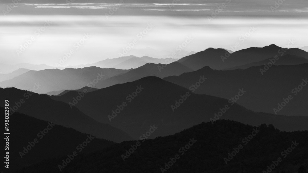Obraz premium black and white view of Anapurna area on Poon Hill 3210 msl, Nepal