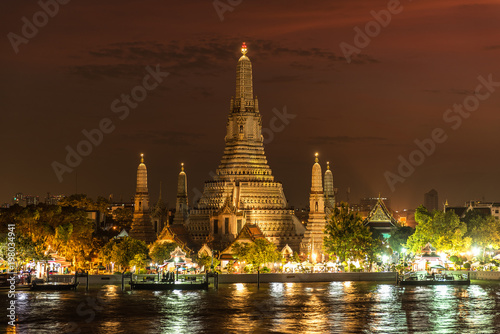 Wat Arun in der Abendd  mmerung