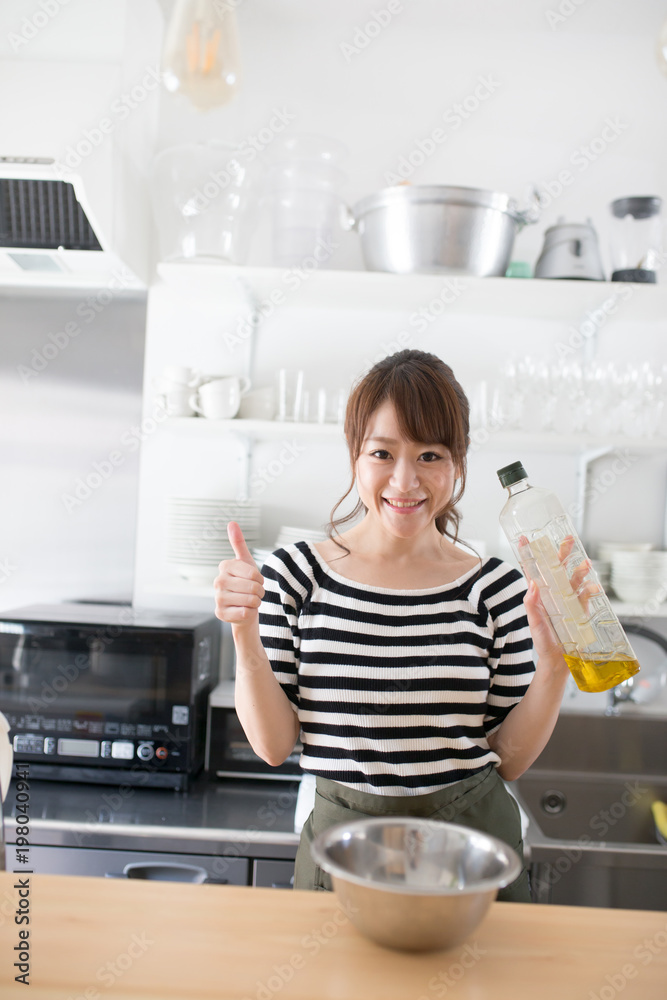 キッチン・女性 キッチン・女性