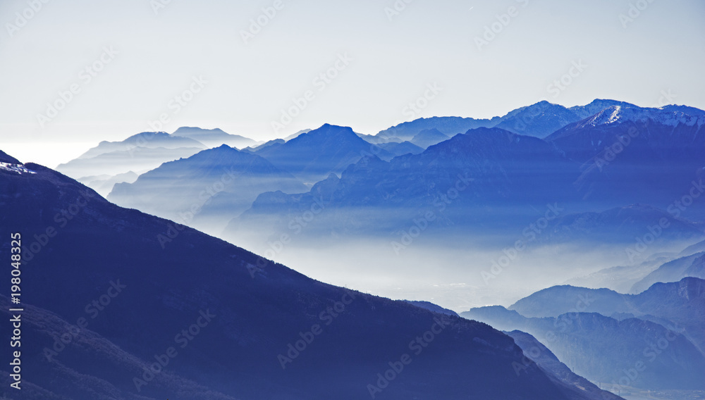 Fototapeta premium Montagne Blue