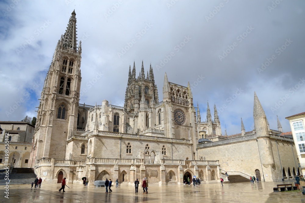 Vue générale de la cathédrale Sainte-Marie à Burgos