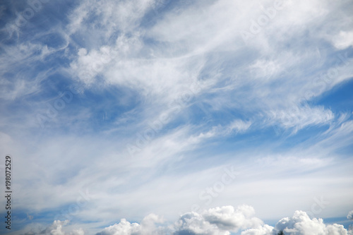 Fototapeta Naklejka Na Ścianę i Meble -  white clouds in a blue sky
