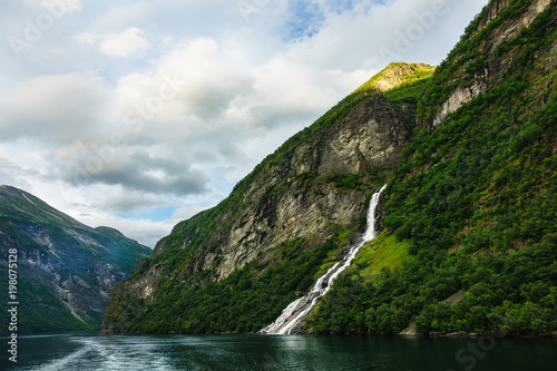 Blick auf den Geirangerfjord in Norwegen