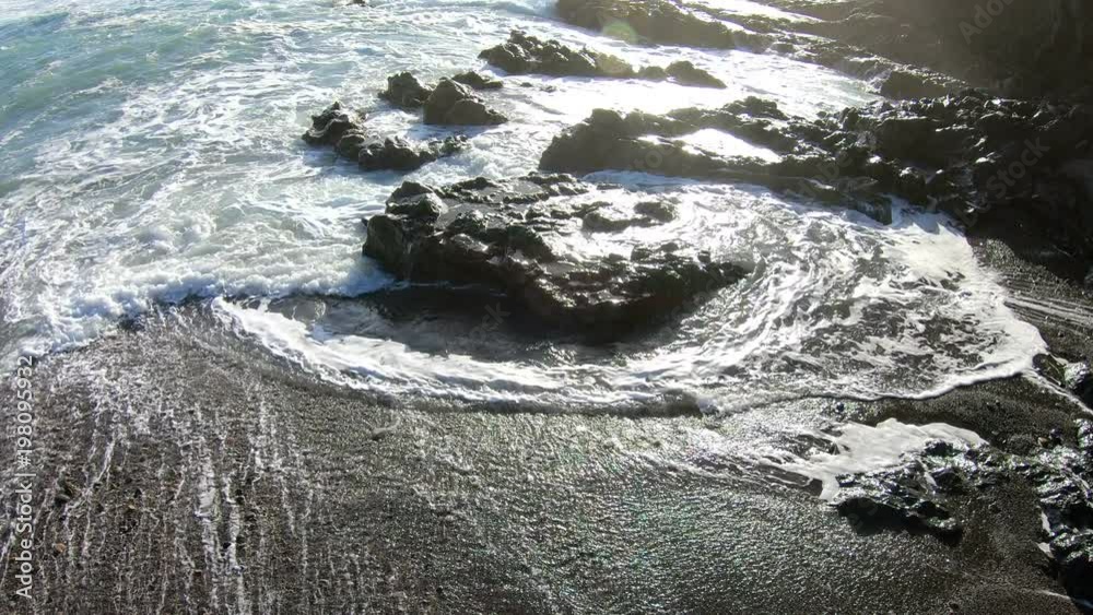 Vulkanstrand bei Ajuy , Westküste, Wellen,. Brandung, Fuerteventura, Atlantik, Meer, 4K