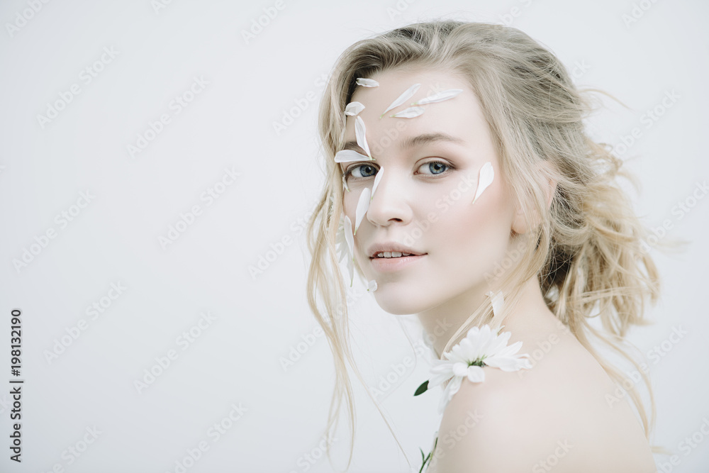 Fototapeta premium woman with petals