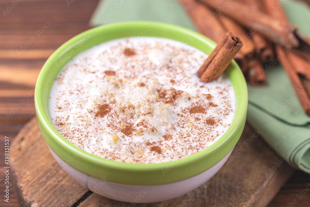 Φωτογραφία Brazilian winter festival dessert Canjica. White corn porridge