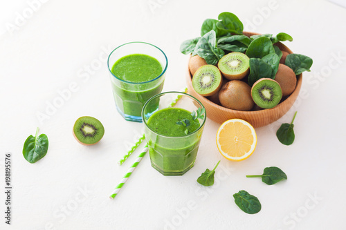 glass of green smoothie