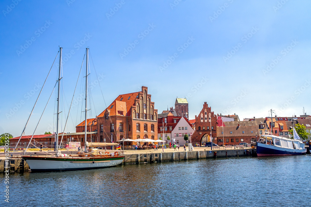Fototapeta premium Wismar, Hafen, Altstadt