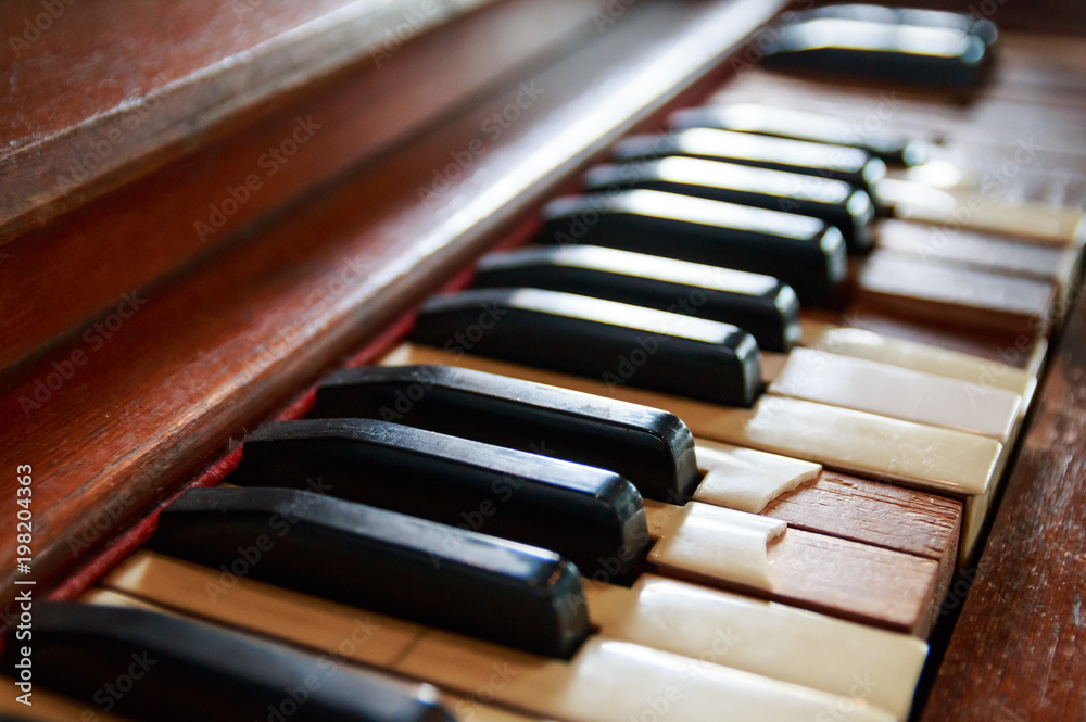 broken old piano keyboard broken old piano keyboard