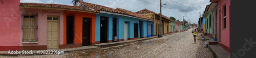 Photography Panorama einer bunten Straße, Trinidad Kuba