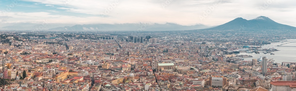 Panorama Blick über die Stadt Neapel und Vesuv