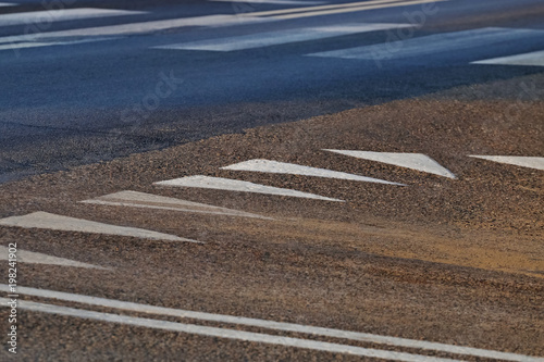 Painting on the roadway - double continuous line and give way to the right of passage