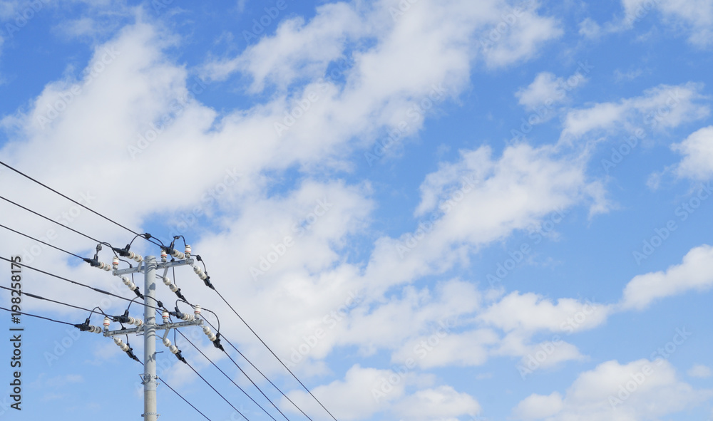 電信柱　電線　空　雲　素材