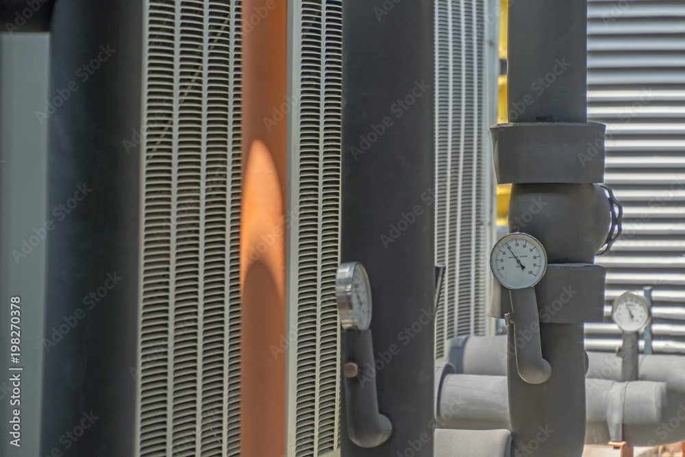 Black pipe are insulated with pressure gauge. Black pipe are insulated with pressure gauge.