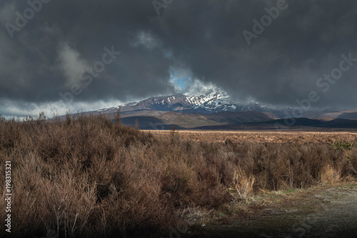 Neuseeland - Vulkanische Landschaft im Tongariro Nationalpark // New Zealand - Tongariro National parc and termal area photo