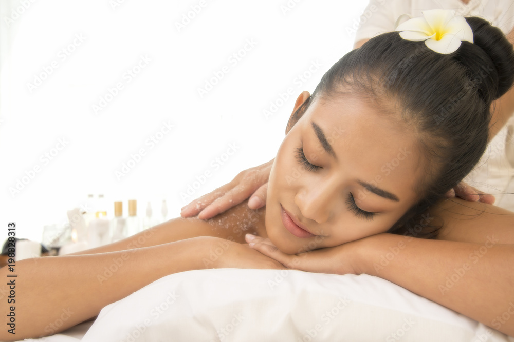 Naklejka premium close up of young asia beautiful and healthy woman in spa