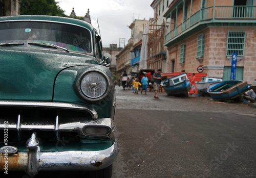 Oldsmobile in Havana, Cuba © bayazed