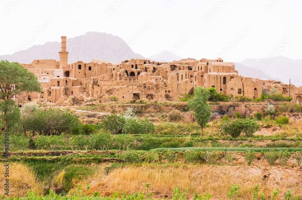 イラン　土でできた村カラナック