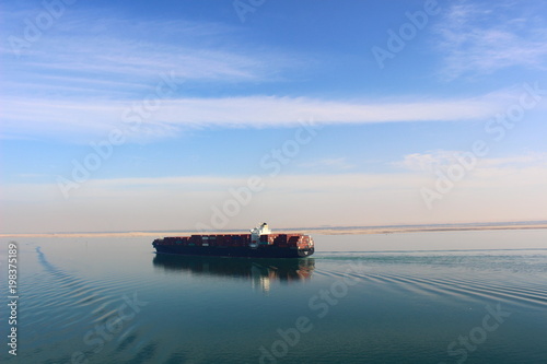 Containerschiff © Aaron