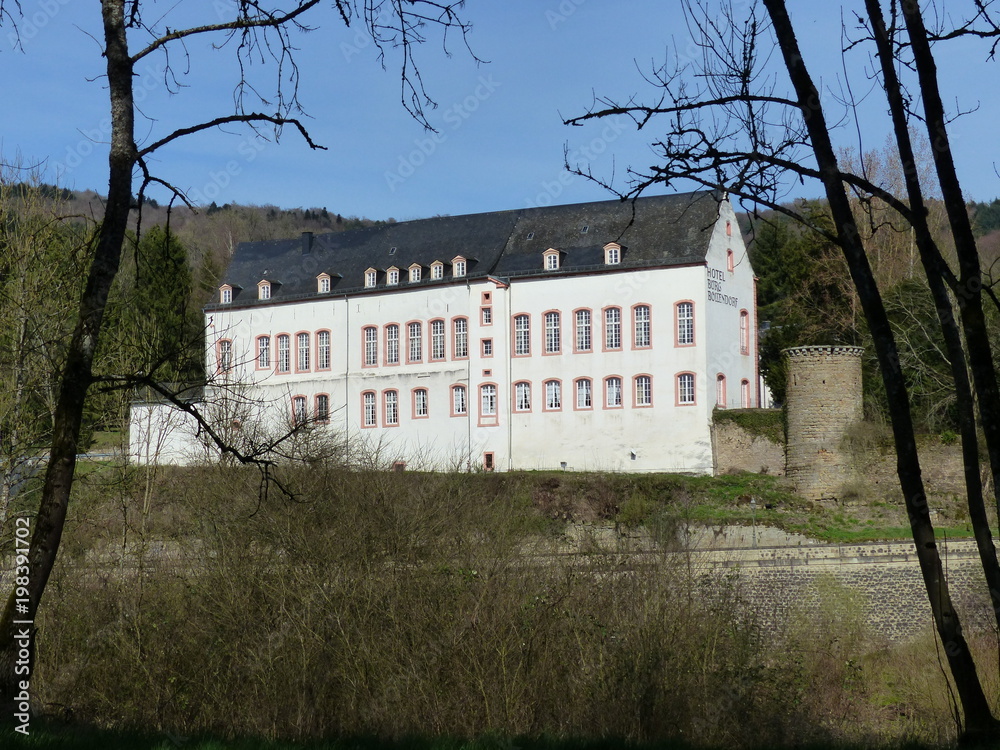 Burg Bollendorf in der Eifel