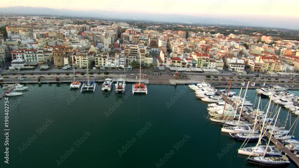 Drone en Cambrils, poblacion costera de Tarragona en Cataluña, España. Video aereo con Dron Drone en Cambrils, poblacion costera de Tarragona en Cataluña, España. Video aereo con Dron