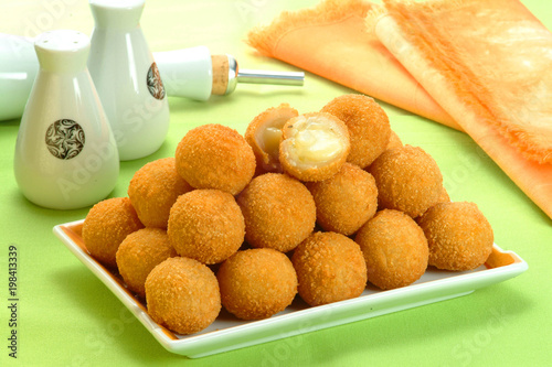 Bolinho de queijo photo