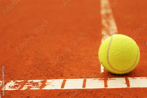 Tennisball mit Textfreiraum © RioPatuca Images