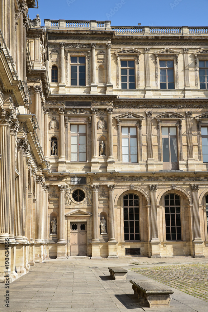 Cour Carrée du Louvre à Paris, France