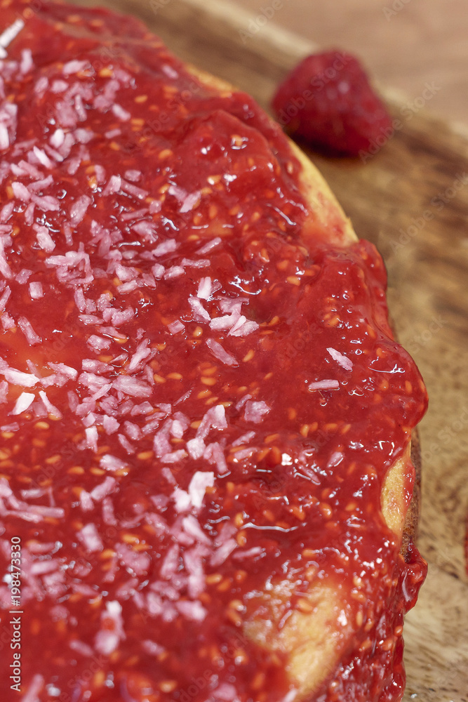 Obraz premium Cheesecake with raspberries