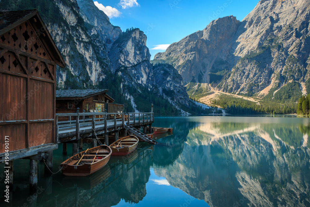 Φωτογραφία Spiegelung im Pragser Wildsee, Lago di Braies Südtirol_004