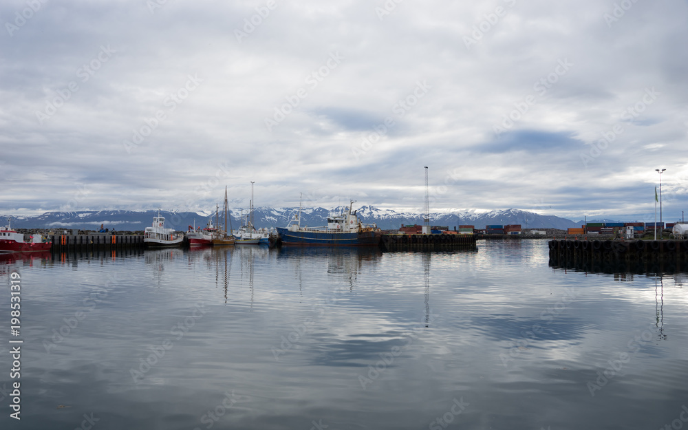 Schiffe im Hafen von Húsavík / Island - Whalewatching