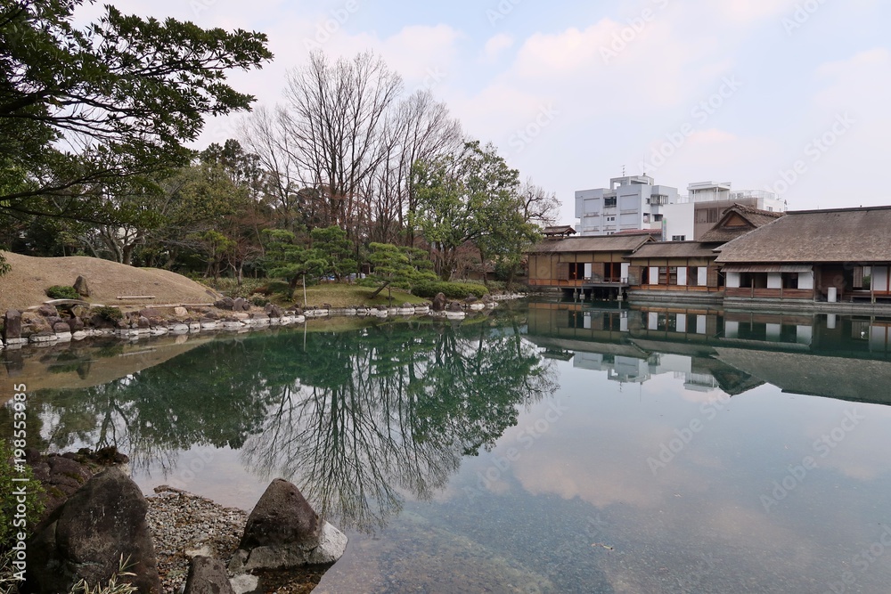 日本の有名な日本庭園の養浩館