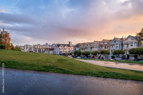 Photography Alamo Square Park at Dawn