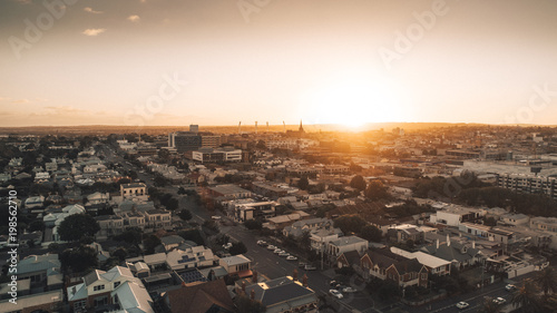 Obraz na płótnie Aerial View of City at Sunset w salonie