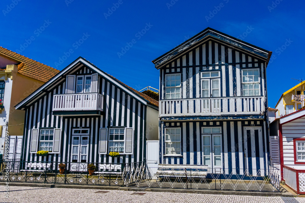 Obraz premium Colorful houses in Costa Nova, Aveiro, Portugal