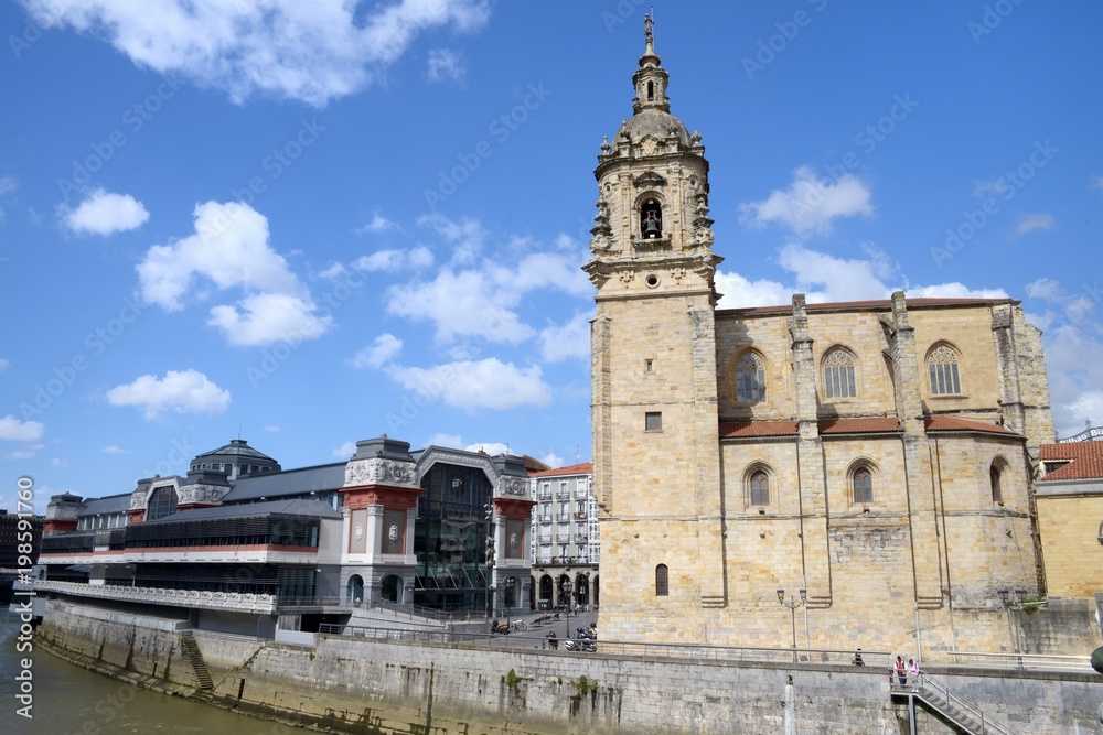 L'église de Saint Anton & marché de la Ribera à Bilbao 