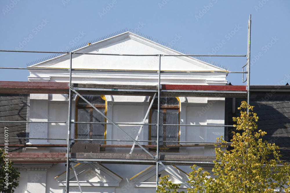 Baustelle, Altbau, Fenster, Dach, Gerüst Baustelle, Altbau, Fenster, Dach, Gerüst
